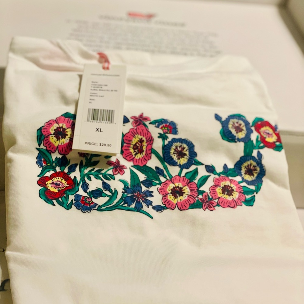 Vineyard Vines Youth XL spring tshirt